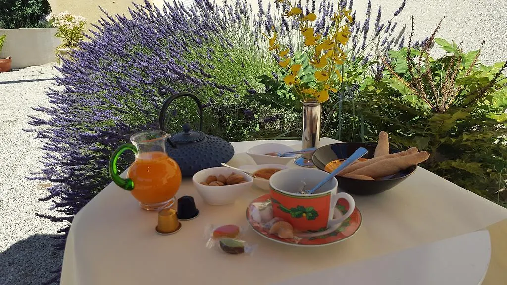 Bed and Breakfast Lamanderie En Provence à Alleins France
